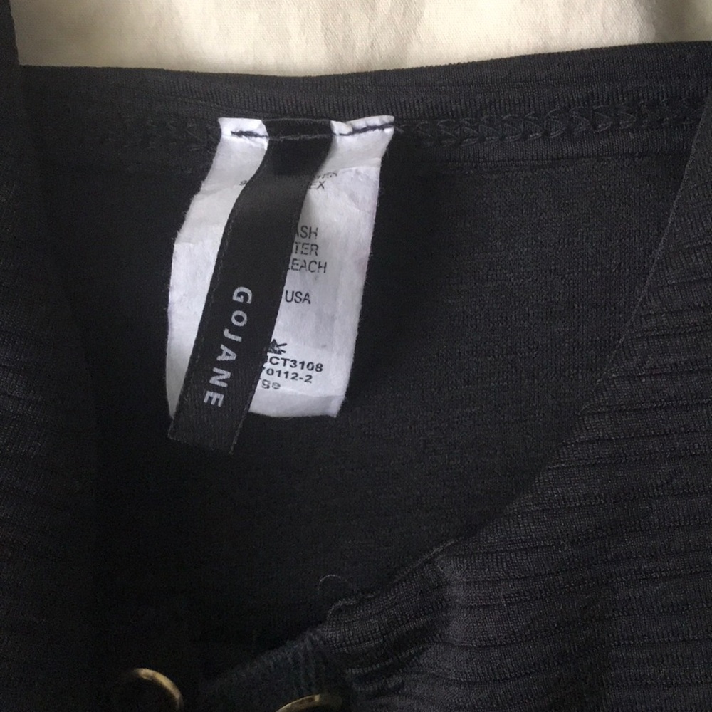 ⚡️Sale ⚡️Black crop top perfect for layering ✨ - Picture 8 of 8